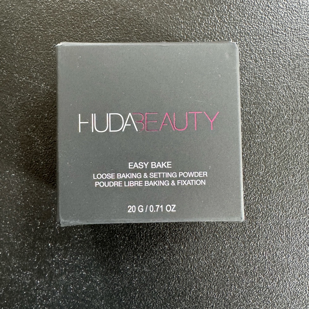 Huda Beauty Easy Bake